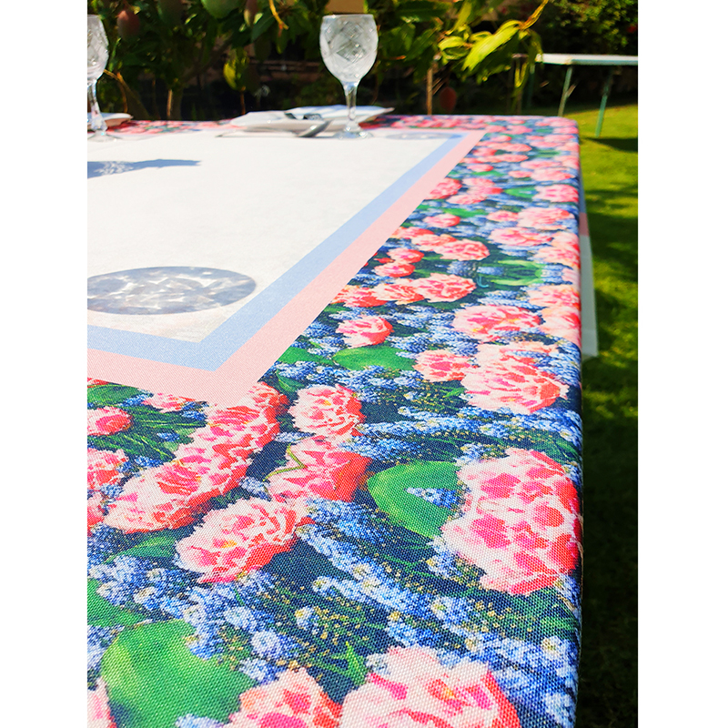 Salmon Roses Tablecloth 150 x 150 cm